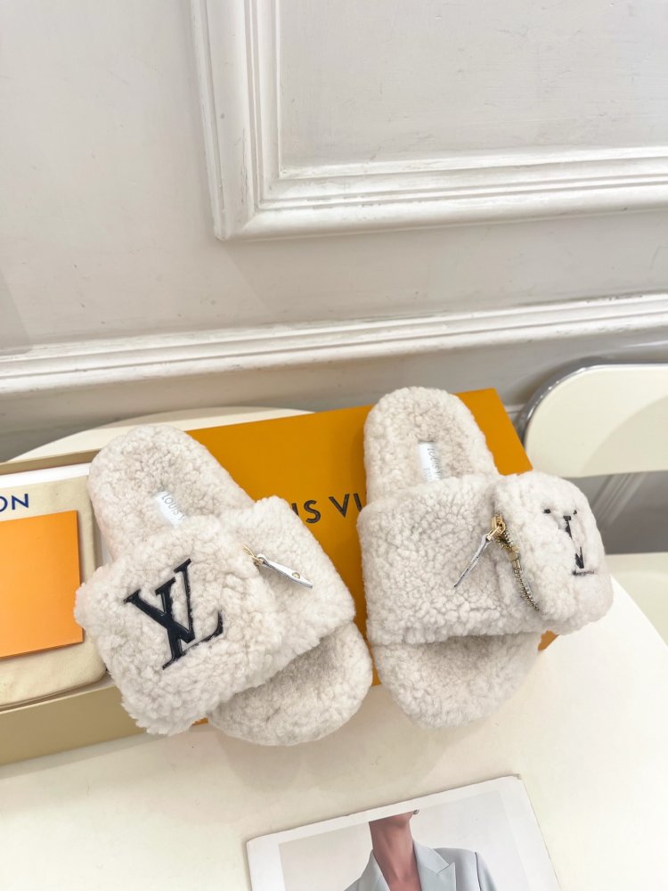 Fluffy fur slippers фото 2