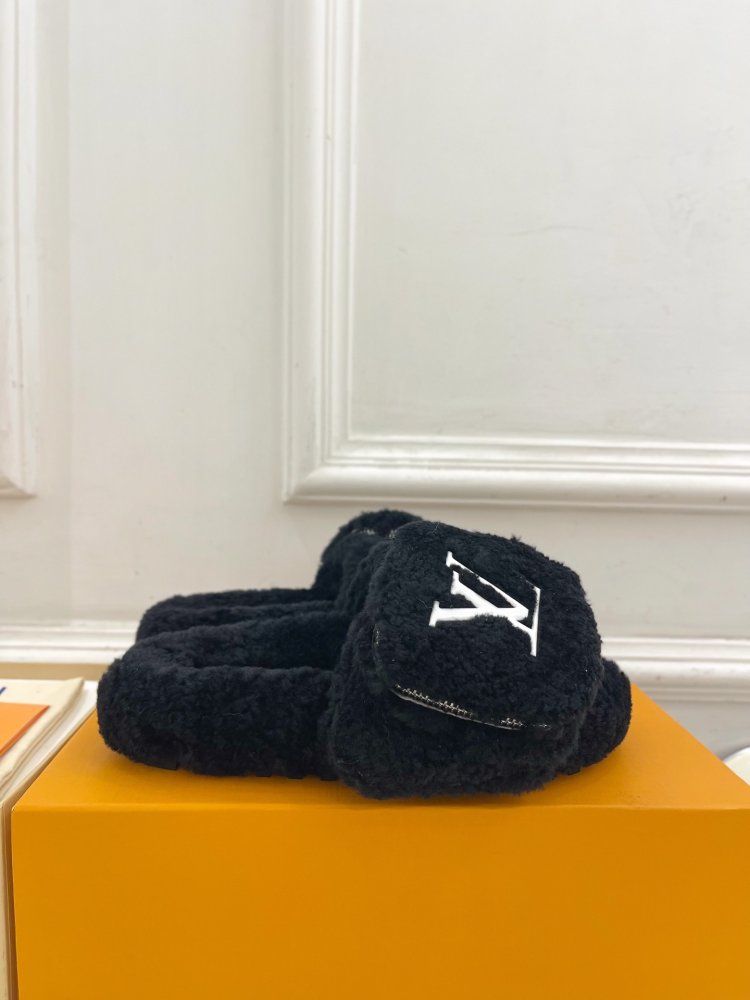 Fluffy fur slippers фото 2