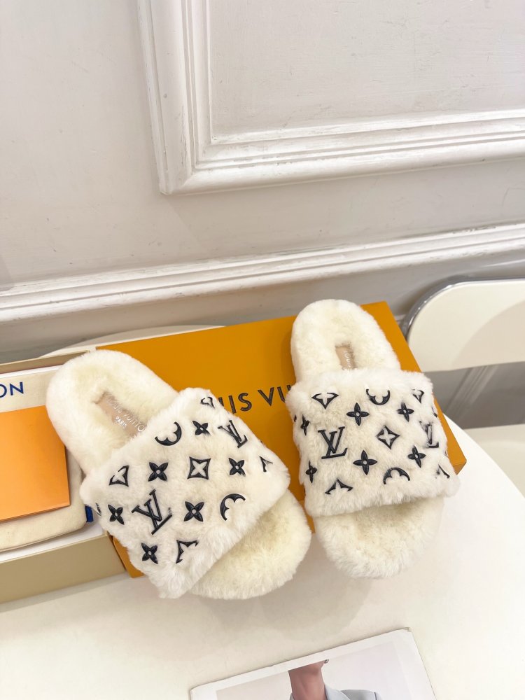 Fluffy fur slippers фото 2