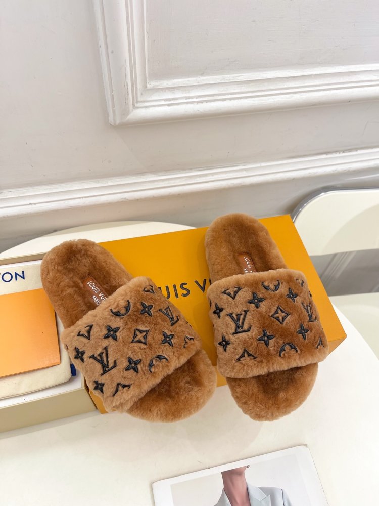 Fluffy fur slippers фото 2