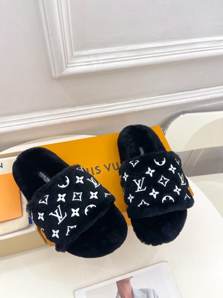 Fluffy fur slippers фото 2