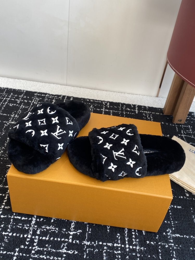 Fluffy fur slippers фото 3