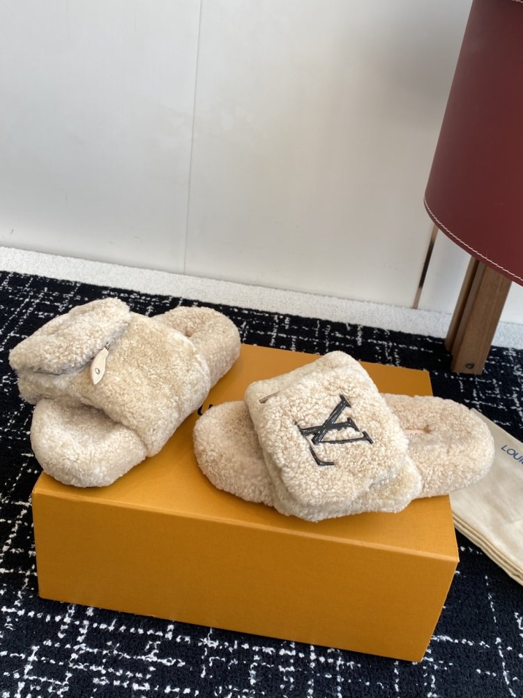 Fluffy fur slippers фото 3