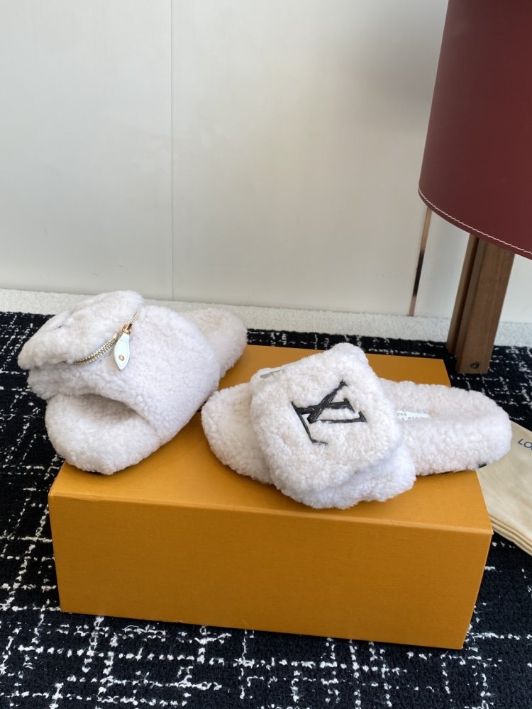 Fluffy fur slippers фото 3