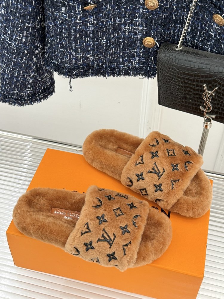 Fluffy fur slippers фото 3