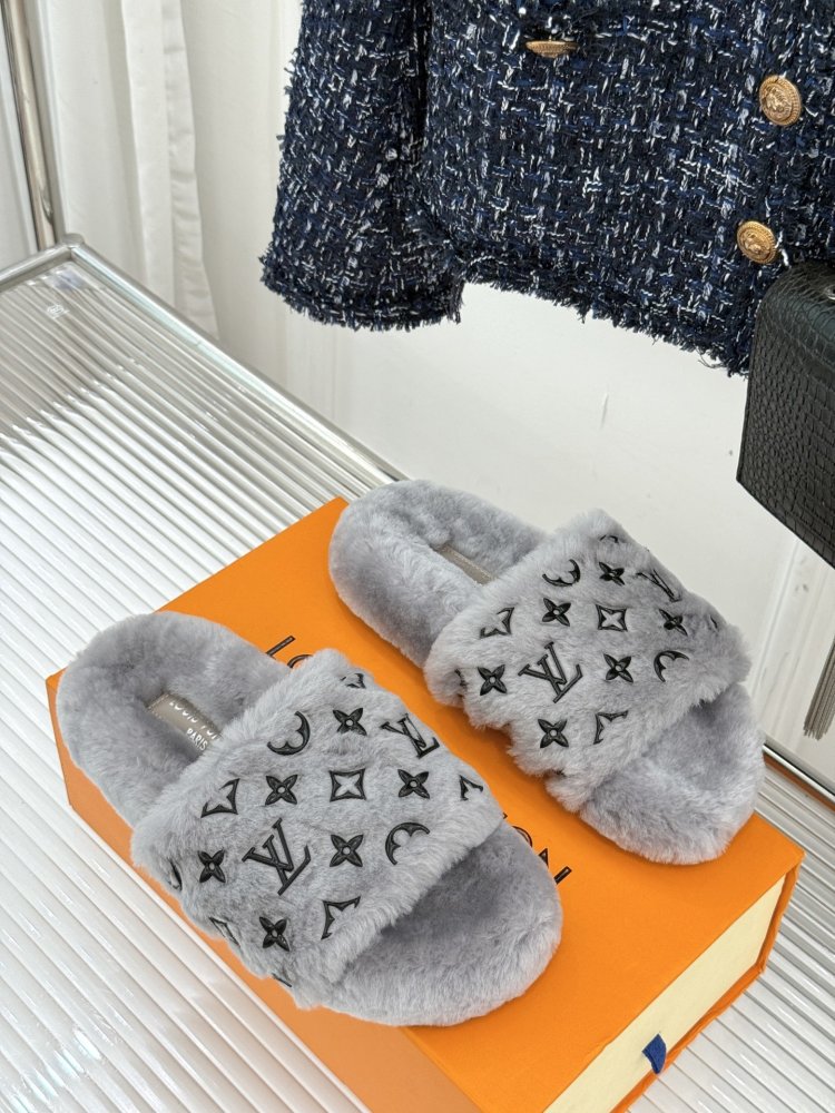 Fluffy fur slippers фото 3