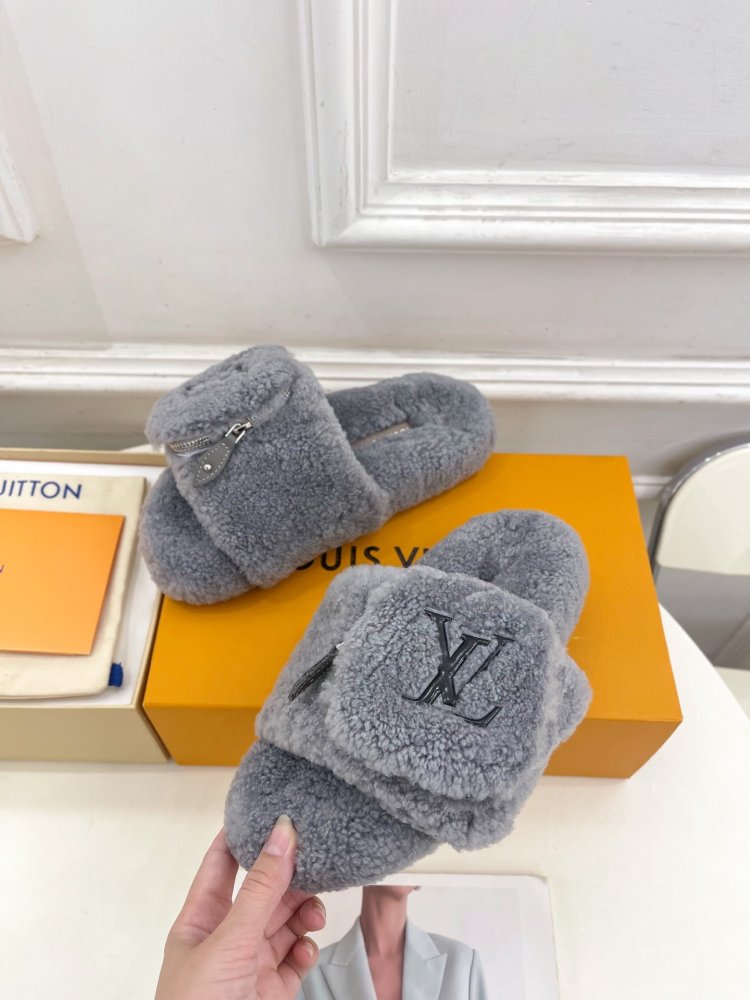 Fluffy fur slippers фото 3