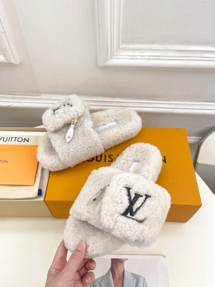 Fluffy fur slippers фото 3