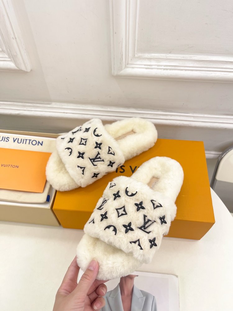 Fluffy fur slippers фото 3