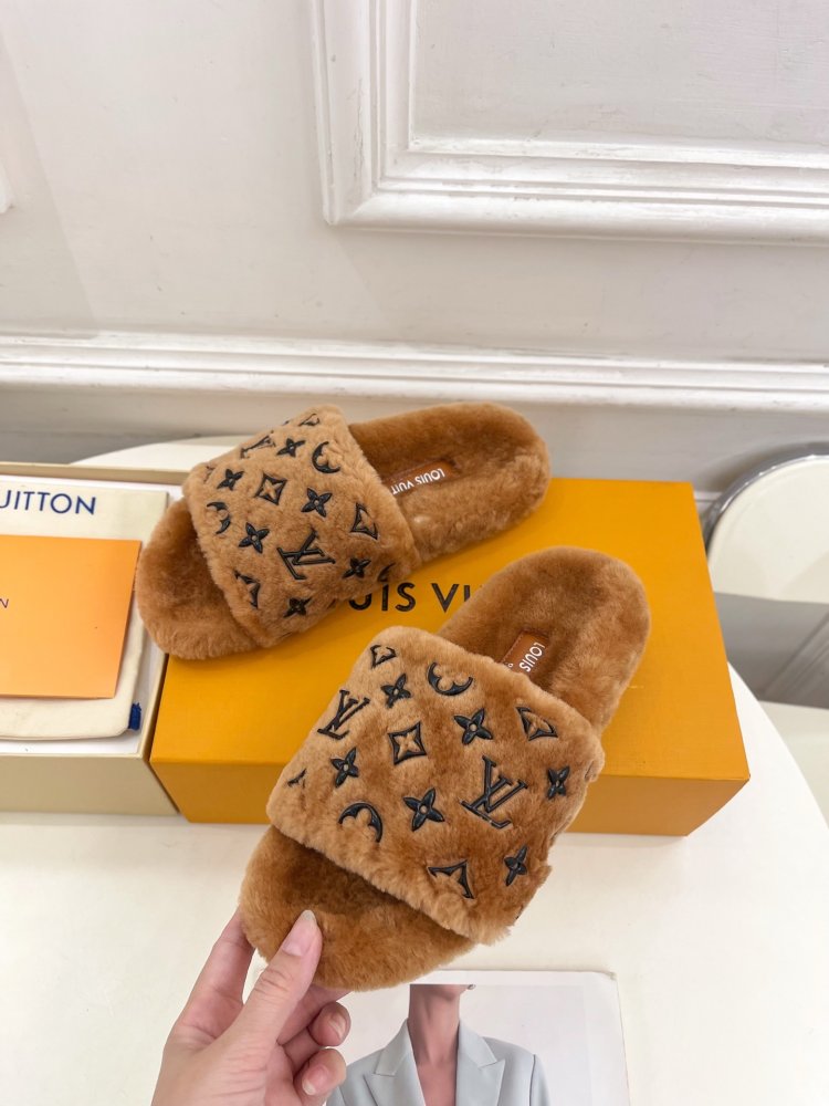 Fluffy fur slippers фото 3