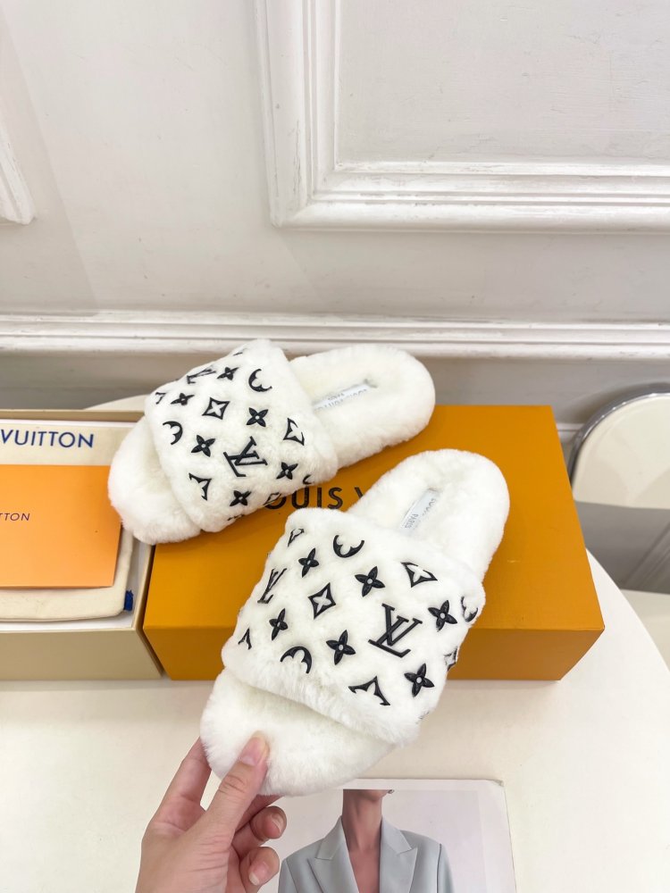 Fluffy fur slippers фото 3