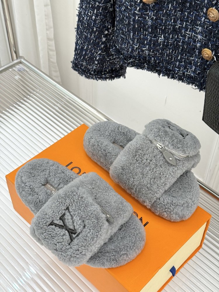 Fluffy fur slippers фото 3