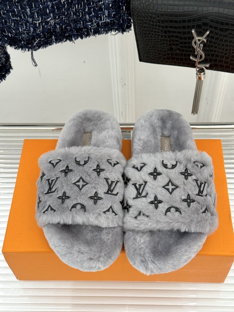 Fluffy fur slippers фото 4