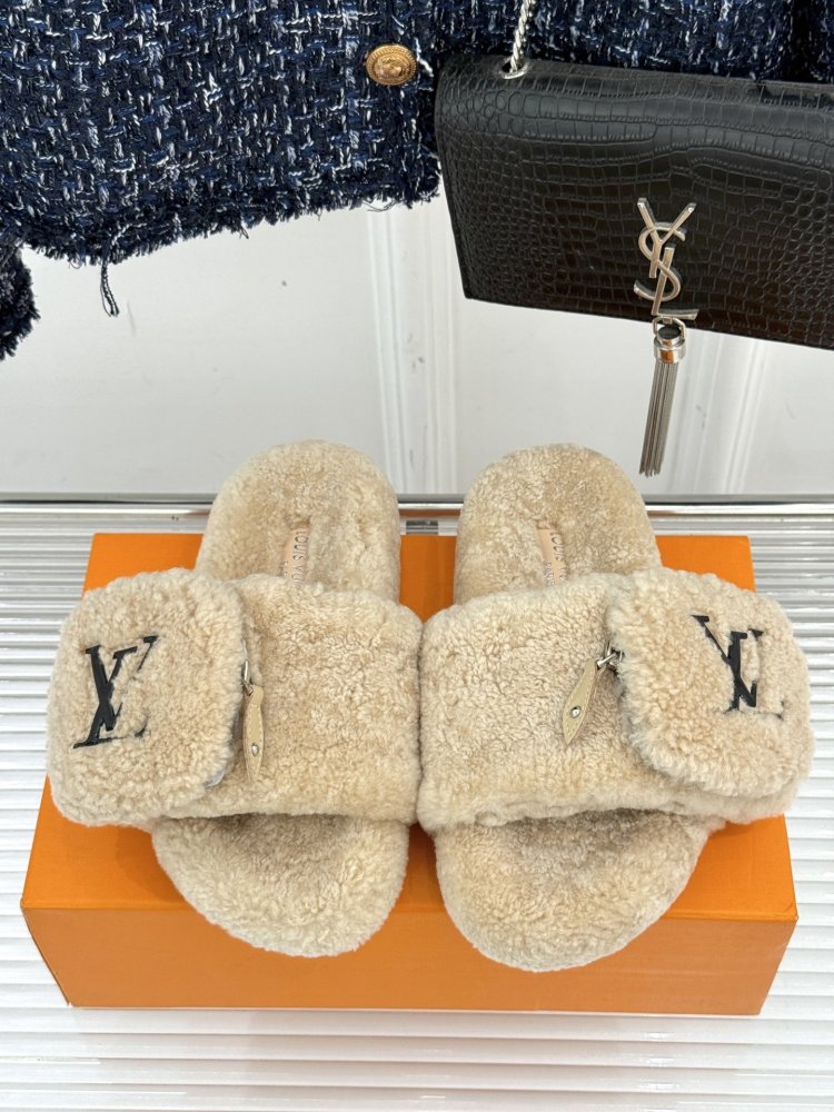 Fluffy fur slippers фото 4