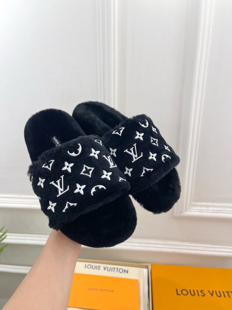 Fluffy fur slippers фото 4