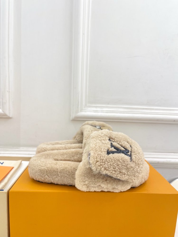 Fluffy fur slippers фото 4