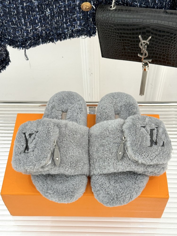 Fluffy fur slippers фото 4
