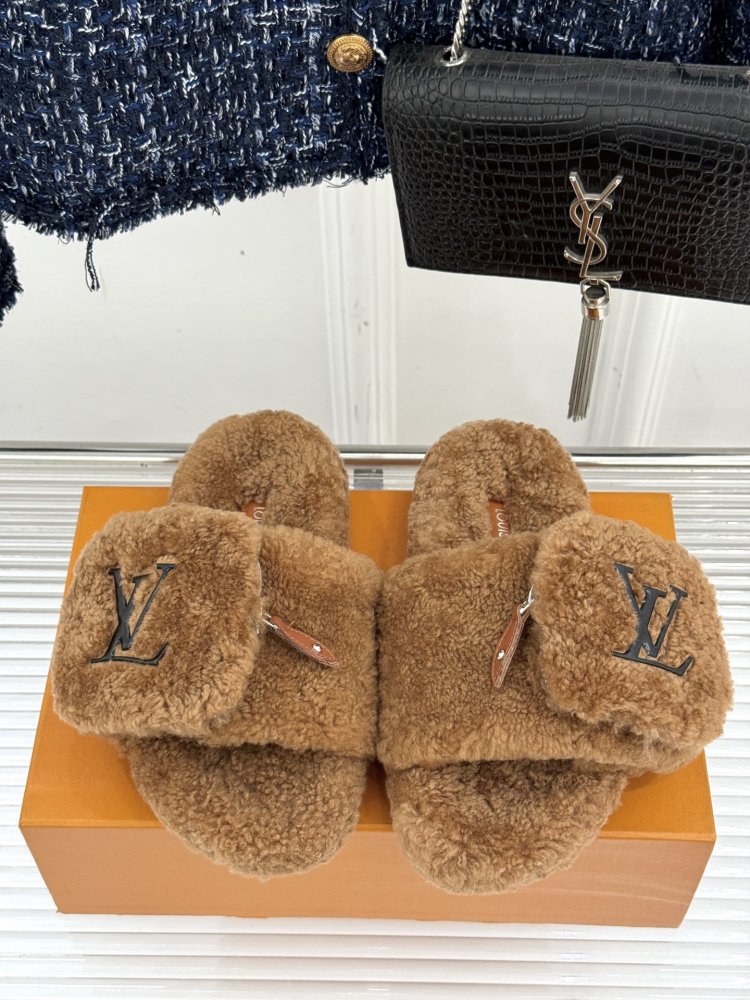 Fluffy fur slippers фото 4