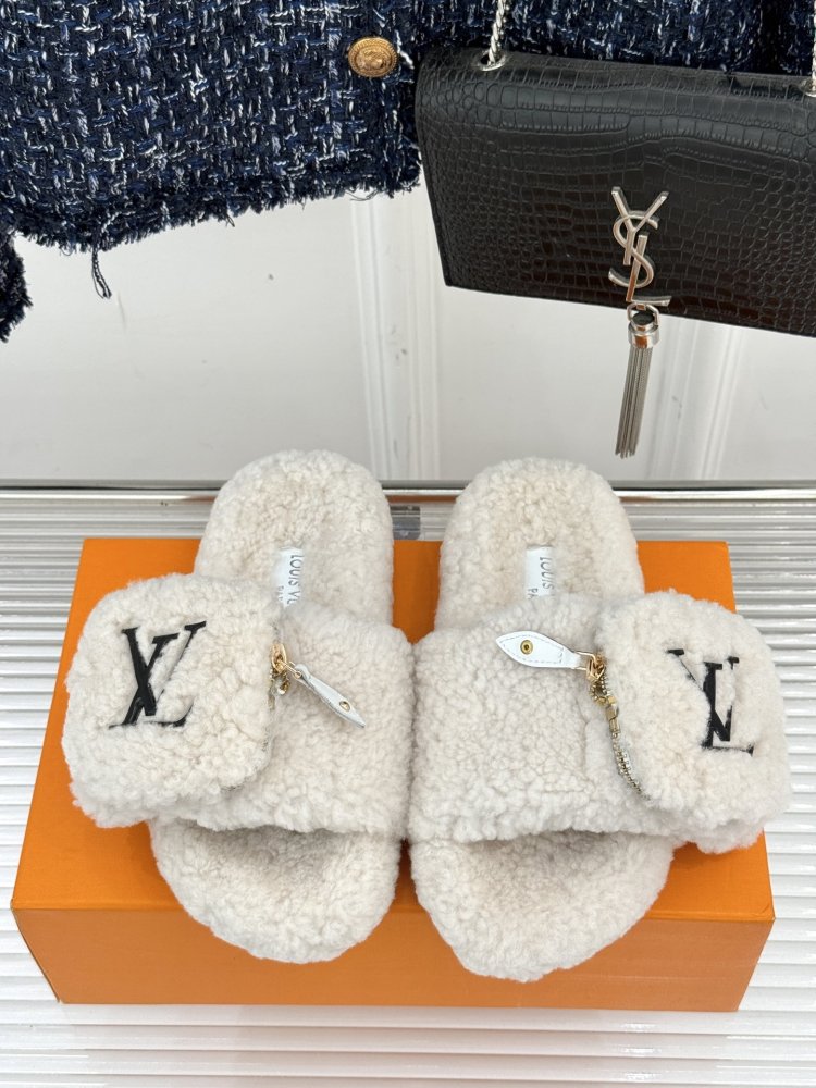 Fluffy fur slippers фото 4