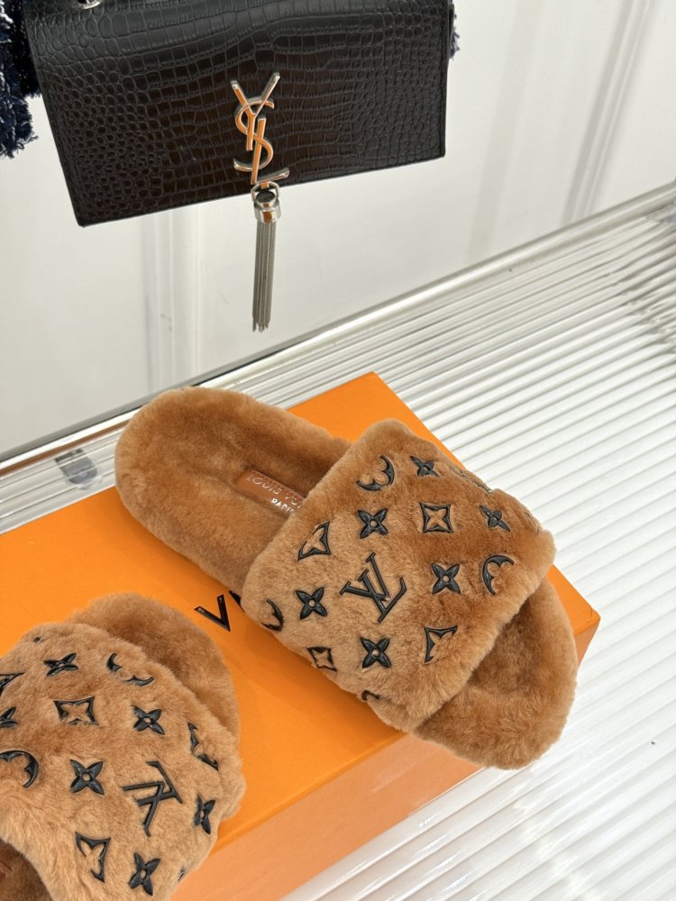 Fluffy fur slippers фото 5