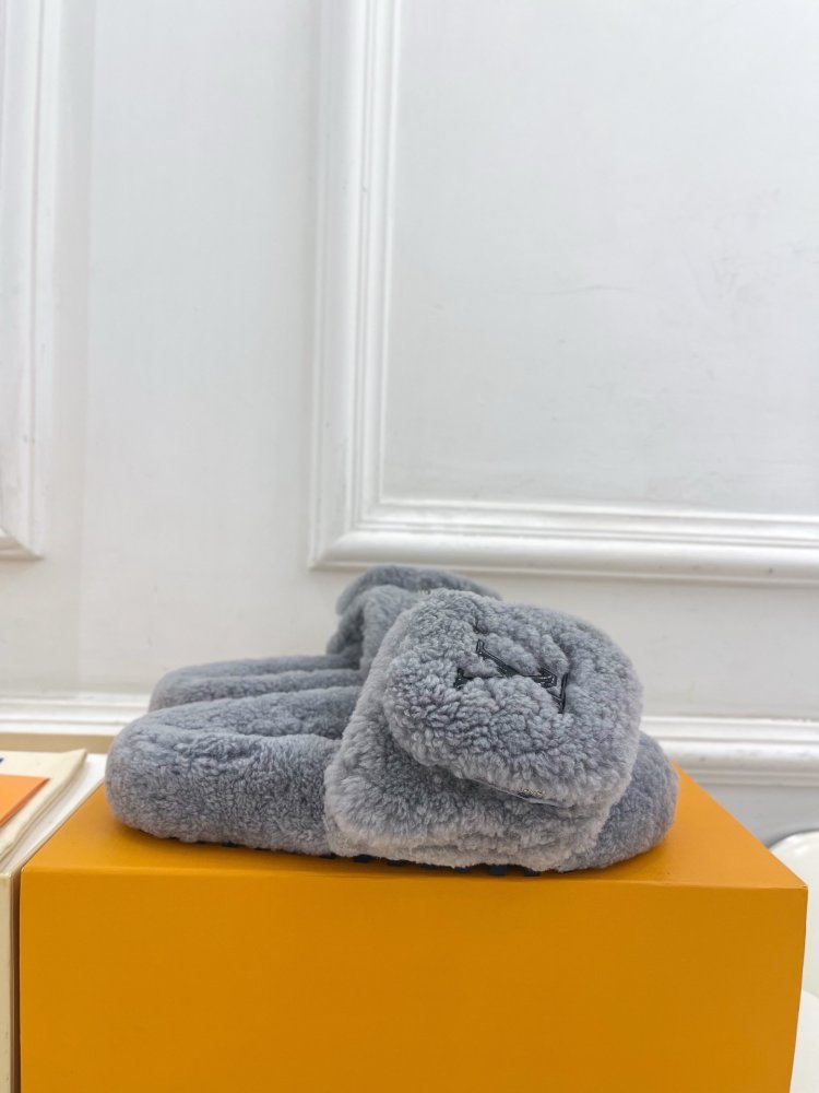 Fluffy fur slippers фото 5