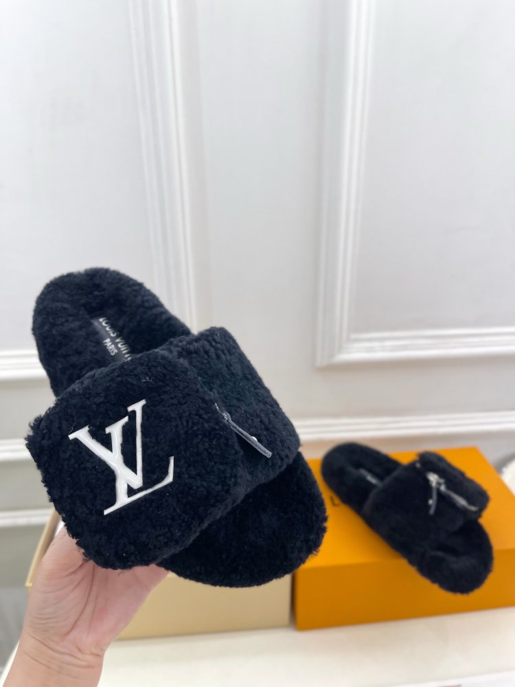 Fluffy fur slippers фото 5