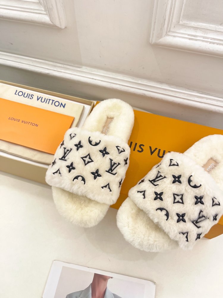 Fluffy fur slippers фото 5