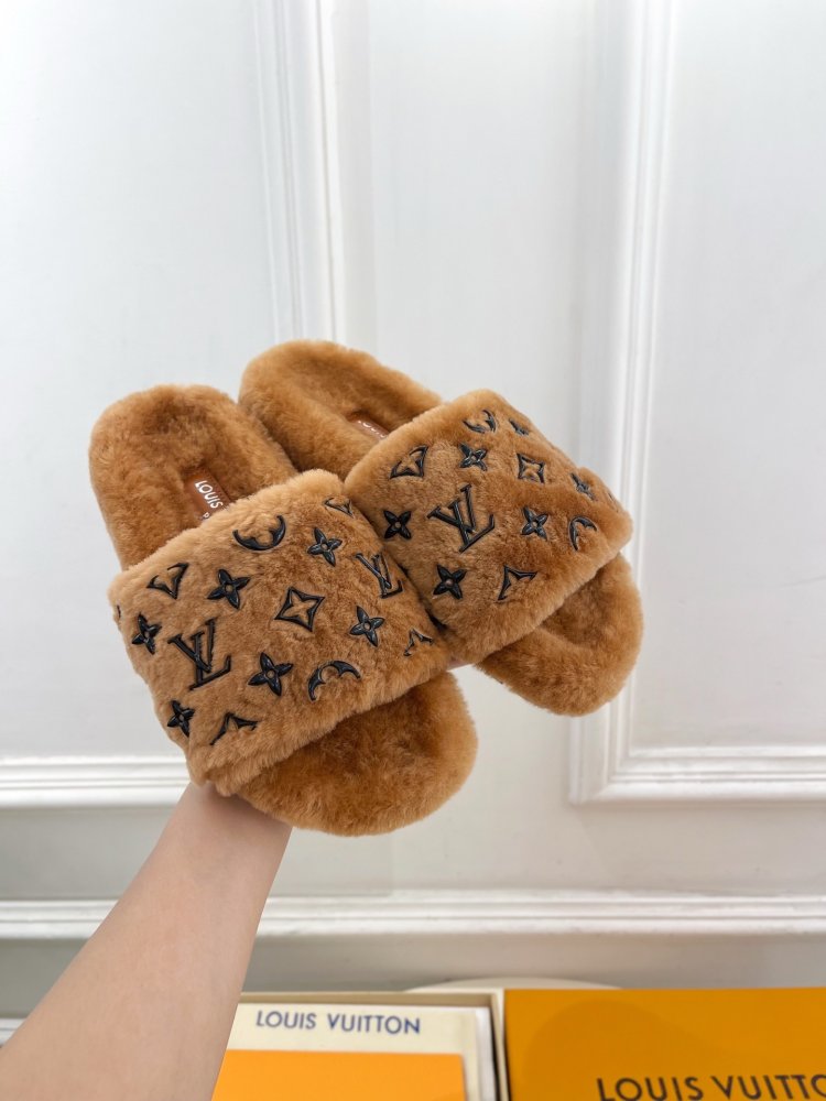 Fluffy fur slippers фото 5