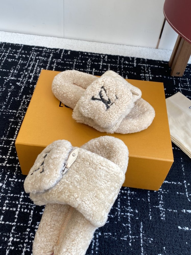 Fluffy fur slippers фото 6