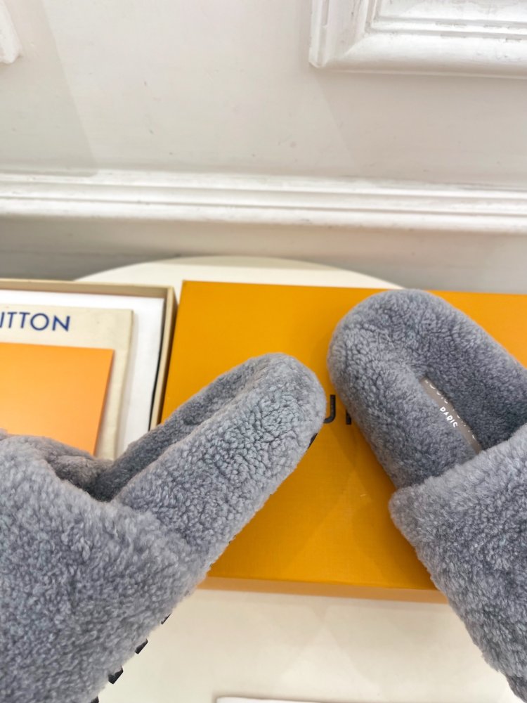 Fluffy fur slippers фото 6