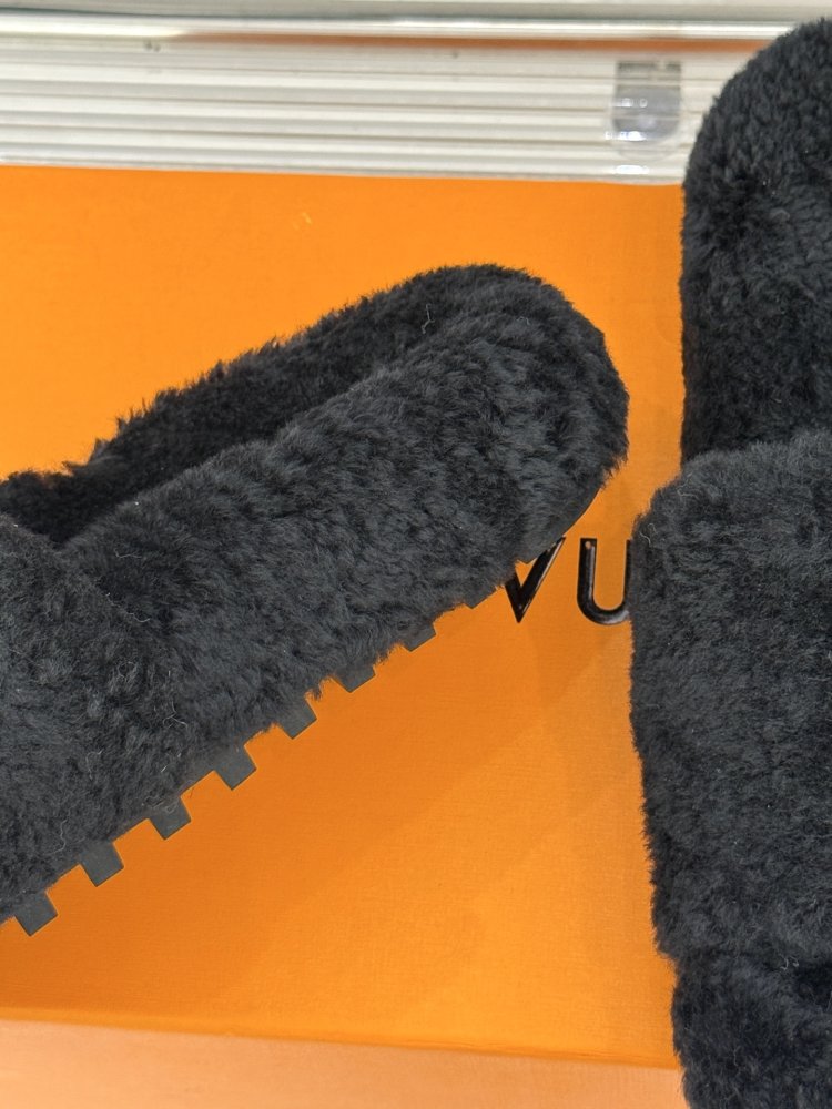 Fluffy fur slippers фото 6