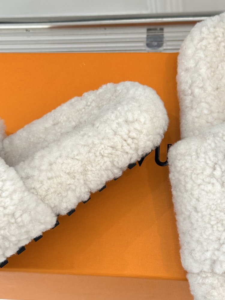 Fluffy fur slippers фото 6