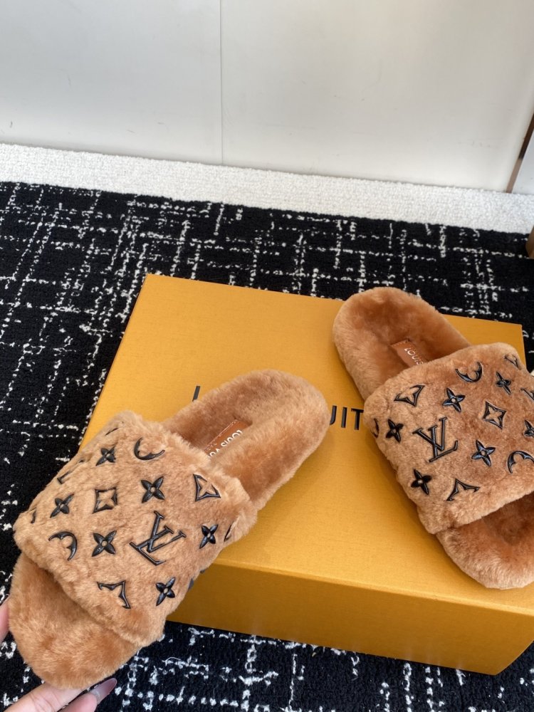 Fluffy fur slippers фото 7