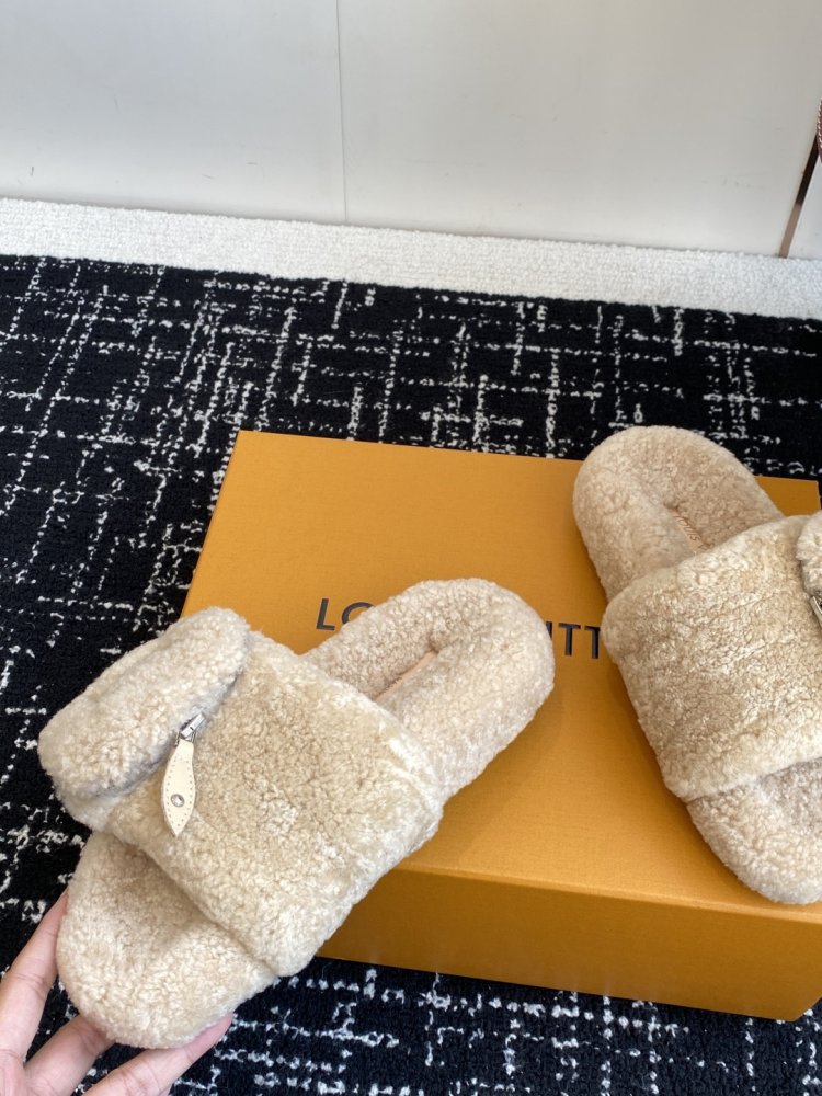 Fluffy fur slippers фото 7