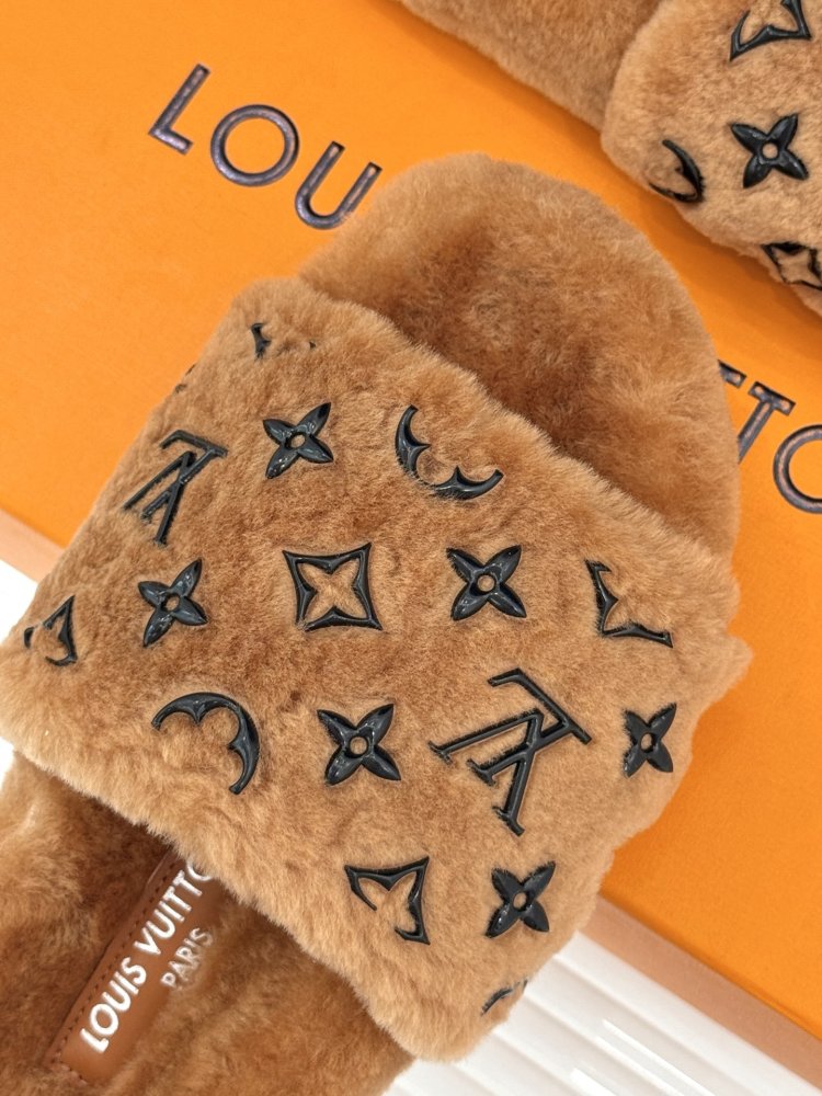 Fluffy fur slippers фото 7