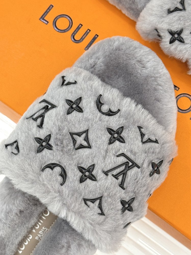 Fluffy fur slippers фото 7