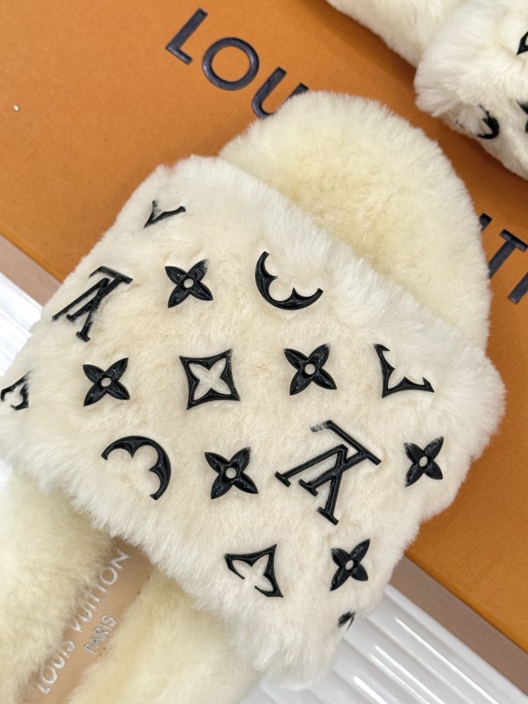 Пухнасті хутряні капці фото 7