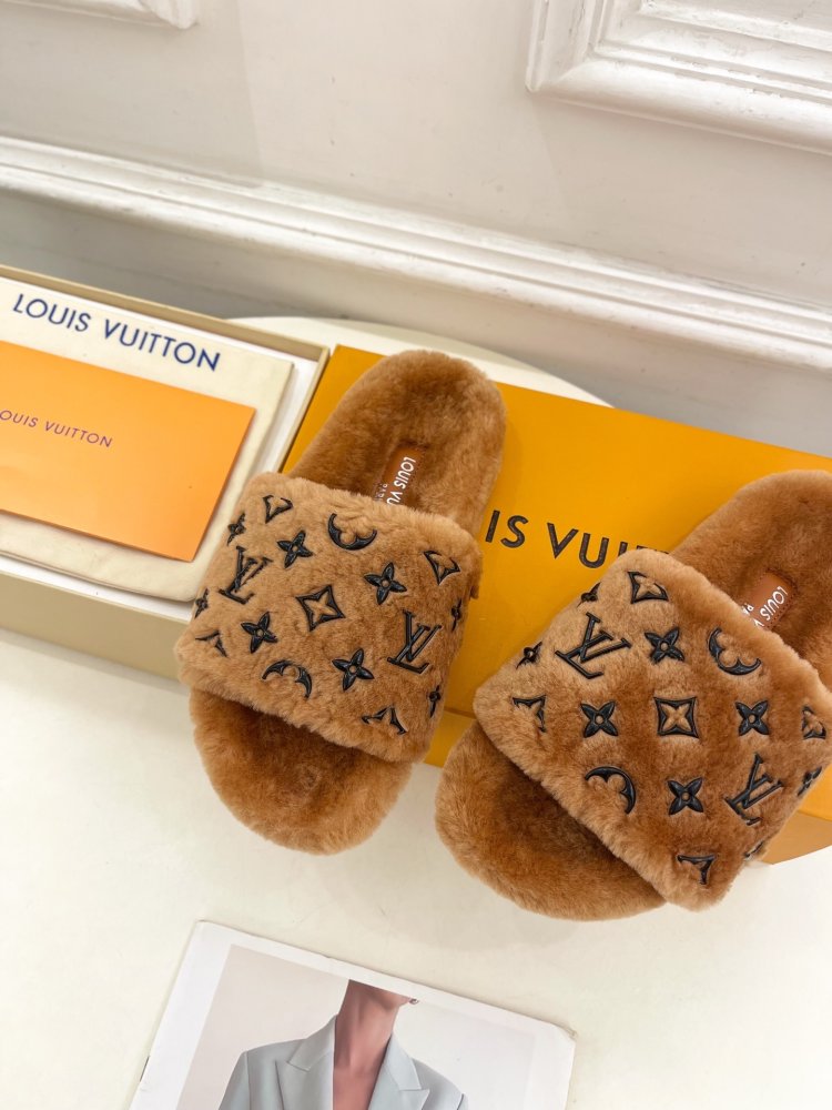 Fluffy fur slippers фото 7