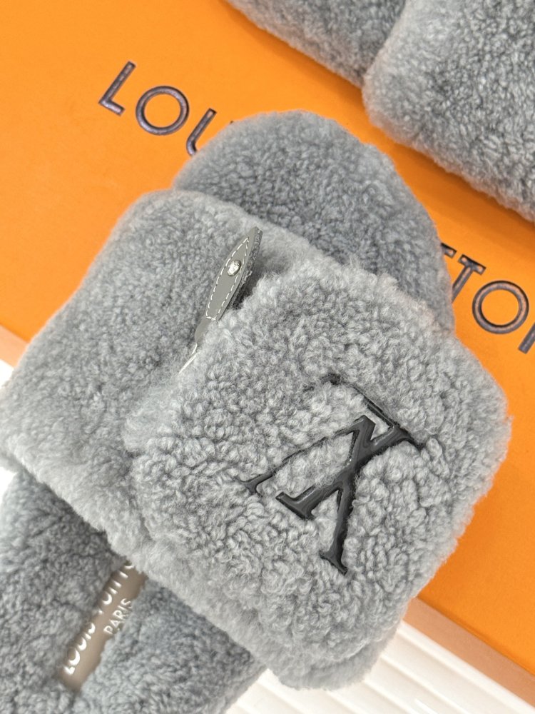 Fluffy fur slippers фото 7