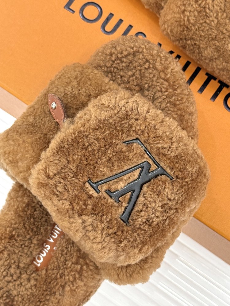 Fluffy fur slippers фото 7