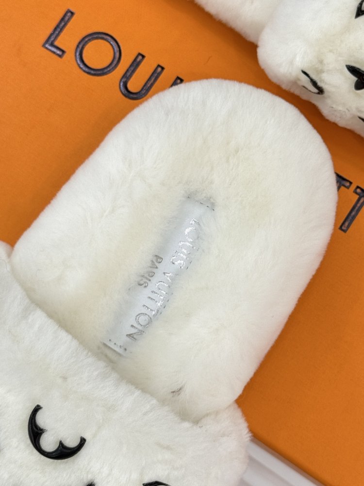 Пухнасті хутряні капці фото 8