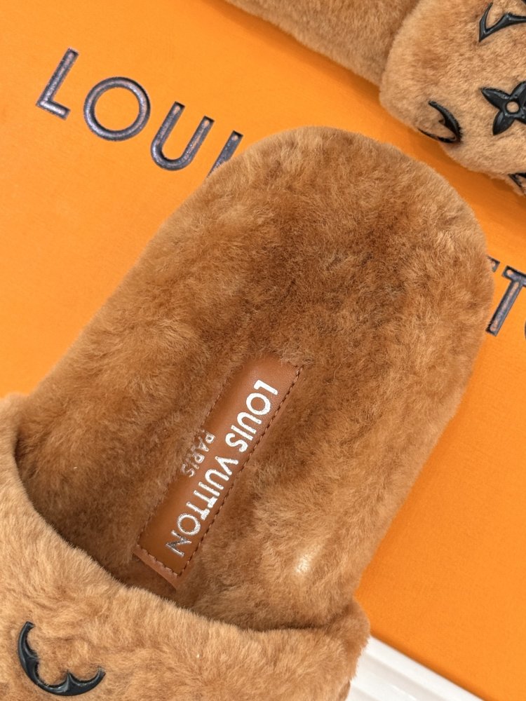 Fluffy fur slippers фото 8