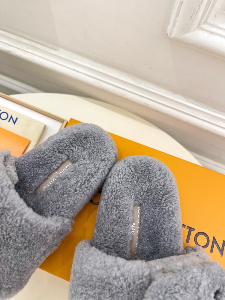 Fluffy fur slippers фото 8