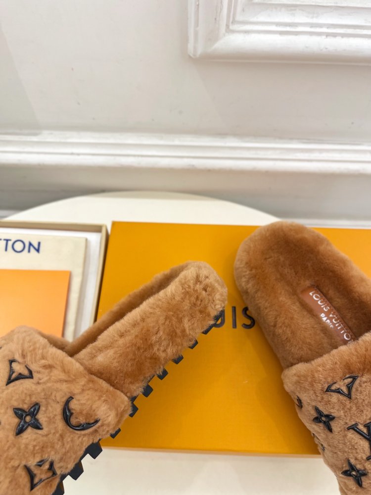 Fluffy fur slippers фото 8