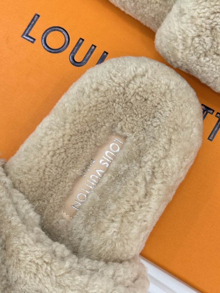 Fluffy fur slippers фото 8