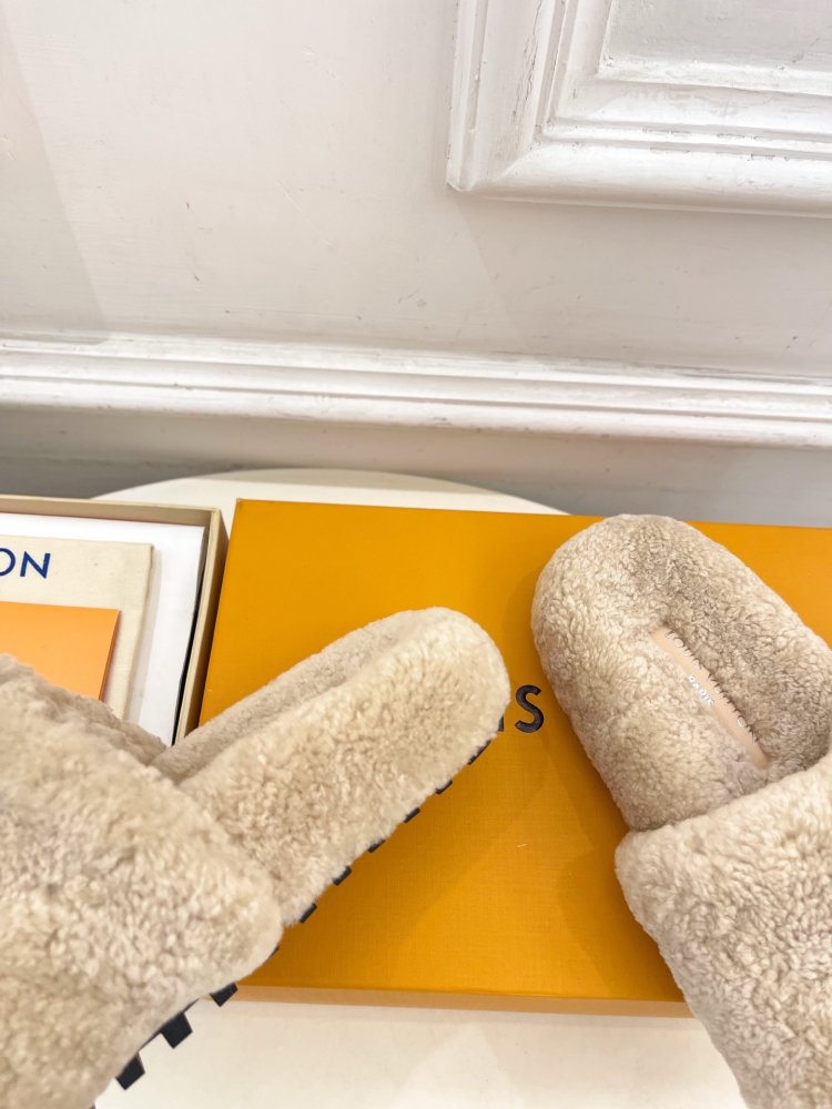 Fluffy fur slippers фото 8