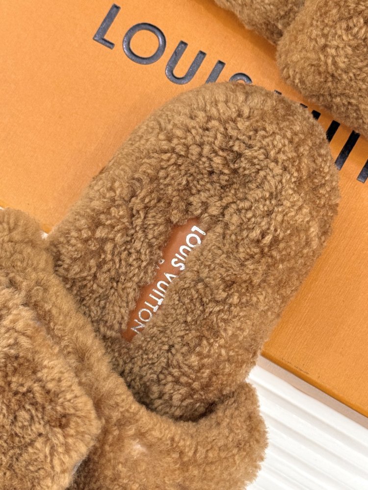 Fluffy fur slippers фото 8