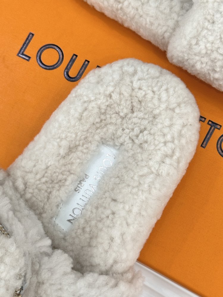 Fluffy fur slippers фото 8