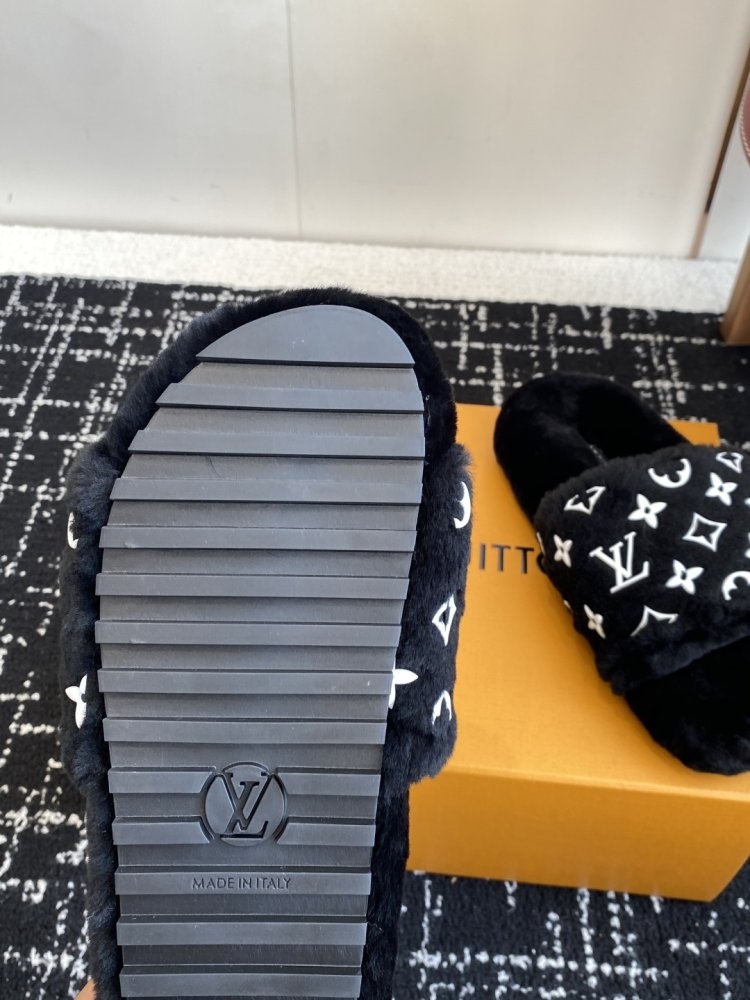 Fluffy fur slippers фото 9