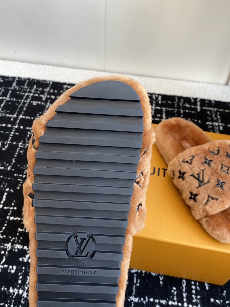 Fluffy fur slippers фото 9